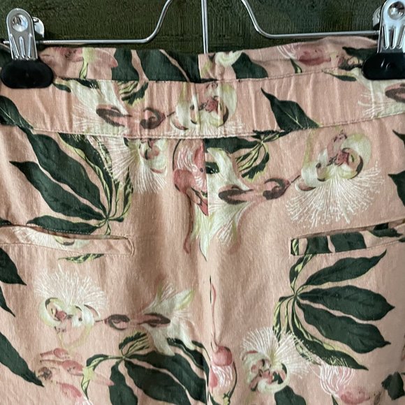 Linen Floral Capris-size S-M - Picture 3 of 4